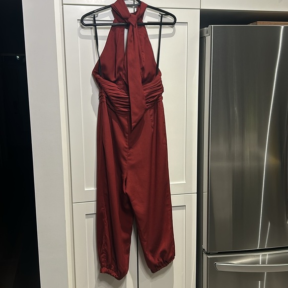 BEBE Cropped Plunge VNeck Halter Top Pleated Waist Jumpsuit Women size S - Picture 8 of 17